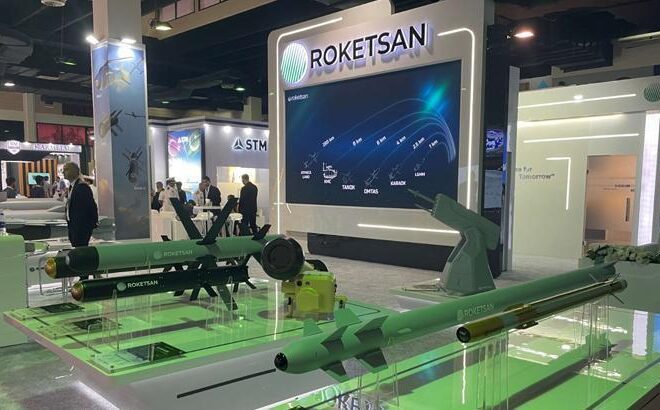 Roketsan son teknolojiye sahip sistemlerini Pakistan’da sergiliyor